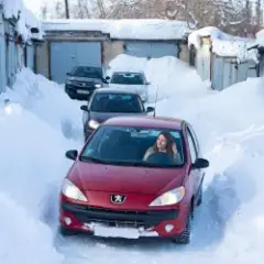 Красное Пежо